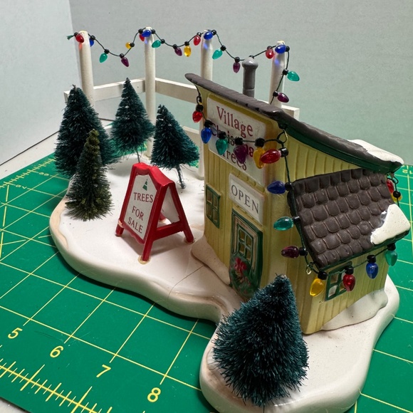 Department 56 The Original Snow Village Tree Lot - Picture 3 of 5